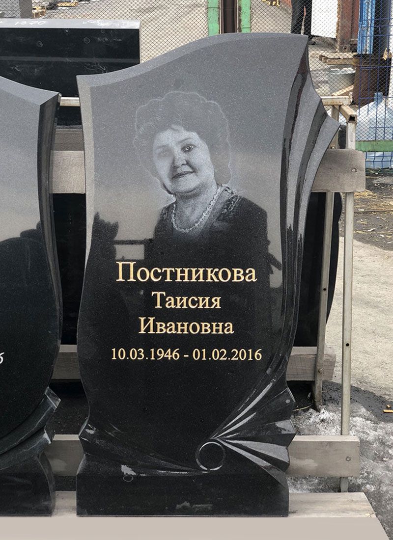 Памятник №037 из черного гранита — фото 4